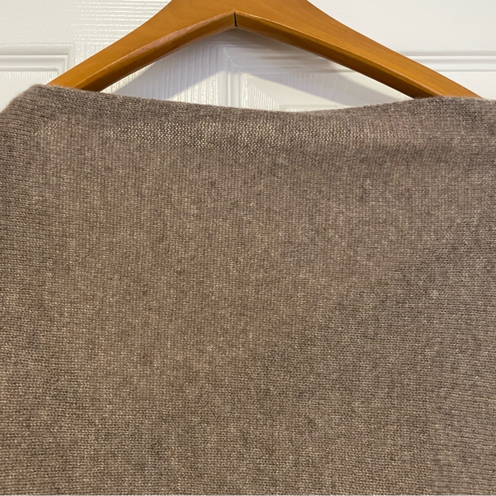 27 Miles Malibu, Beautiful Cashmere Poncho Wrap! Super stylish and cozy! - Picture 7 of 7